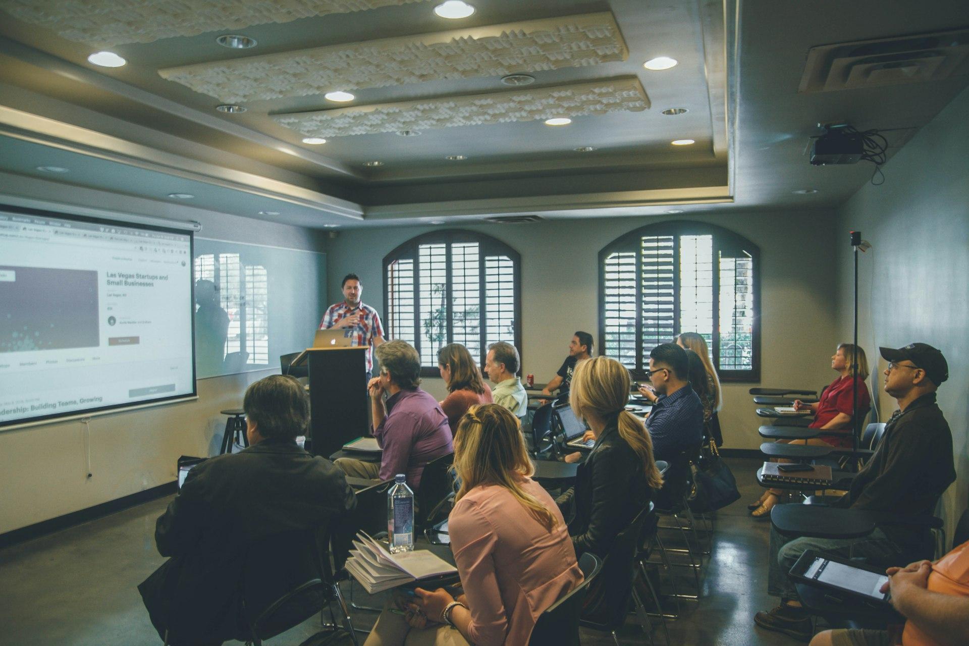 Instructor presenting to a classroom of students